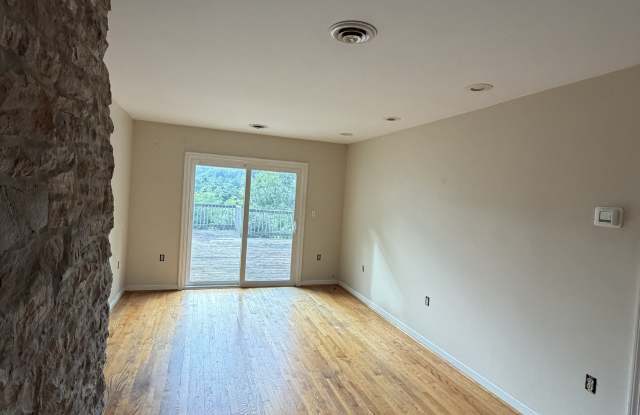 12766 Catoctin Hollow Road - A Gallery 4
