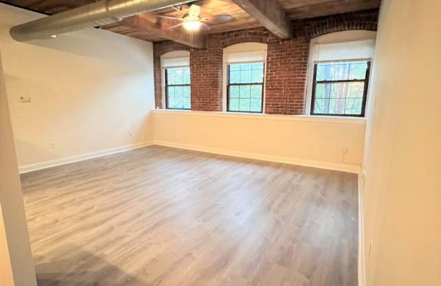 32 Vila LLC Gallery 1