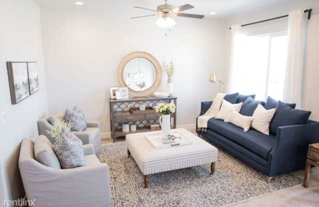 1203 Lakefront at Vineyard 1203 Gallery 3