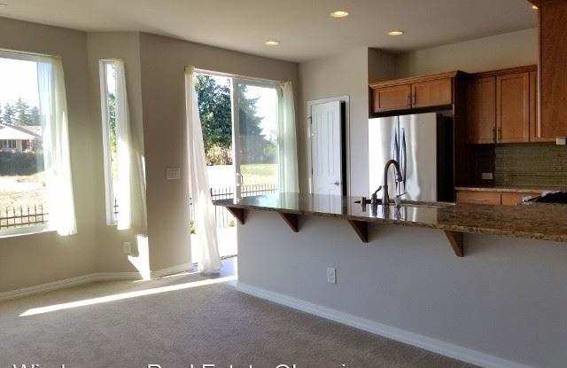 8642 Anderson Ct NE Gallery 4