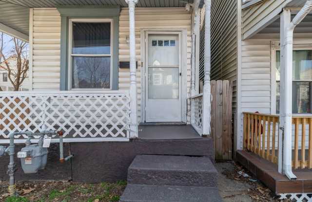 3 possible 4 Bedroom 1 bathroom home in Harrisburg PA! *Section 8 Approved* Gallery 3
