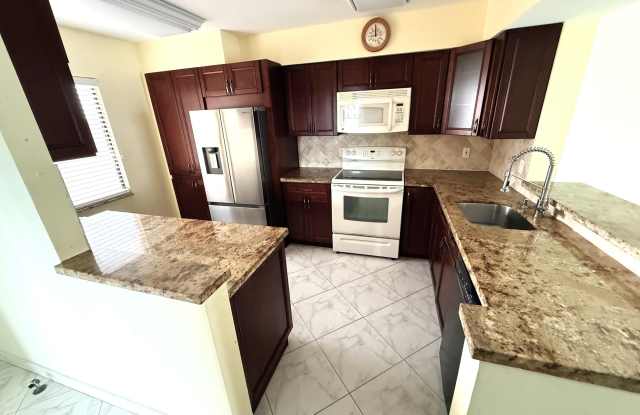 7076 Huntington Lane photos photos