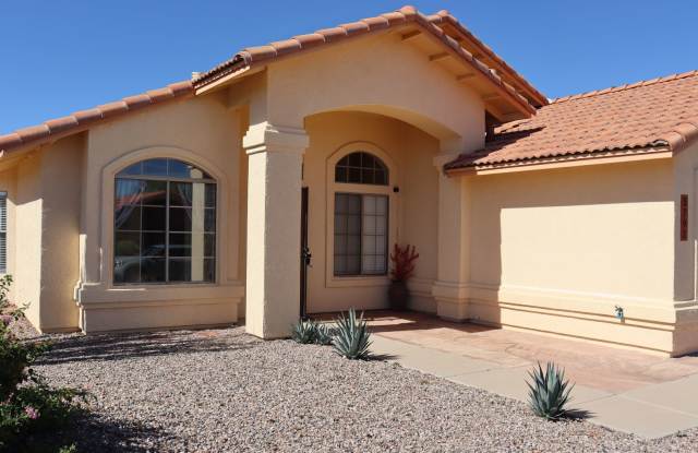 Beautiful four bedroom home in Canyon De Flores Gallery 1