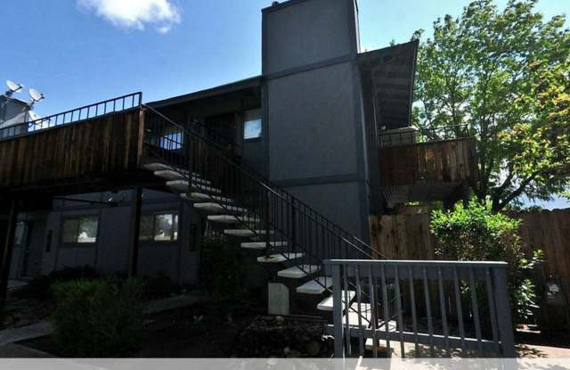 Townhouse in Sierra Cedars - 2197 Kietzke Lane, Reno, NV 89502
