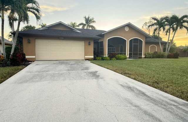 4BR / 2BA Pool Home Near the Beach – Bonita Springs, FL photos photos