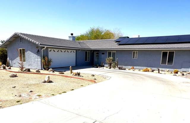 Large 3 Bedroom, 3 Bathroom Home with Solar photos photos