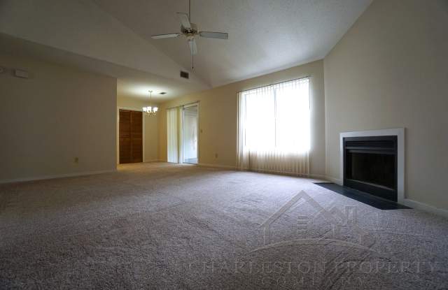 7955 Timbercreek Ln Apt F Gallery 2