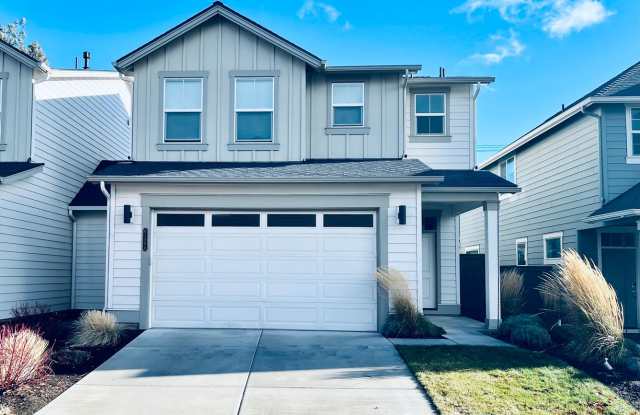 Spacious 3-bedroom and 2nd living room 2 1/2-full bath with New carpet, pad and LVT flooring photos photos Spacious 3-bedroom and 2nd living room 2 1/2-full bath with New carpet, pad and LVT flooring photos photos