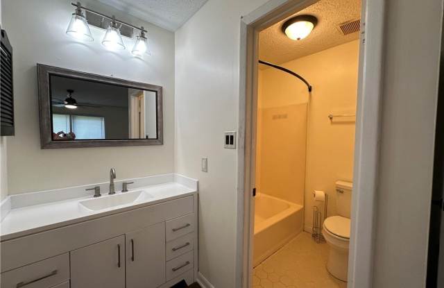 6031 Harmon Place Gallery 4