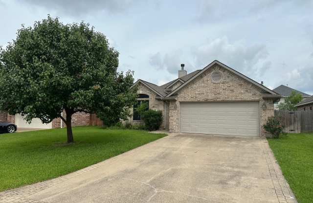 College Station -3 bedroom / 2 bath / 2 car garage / fenced in back yard. photos photos