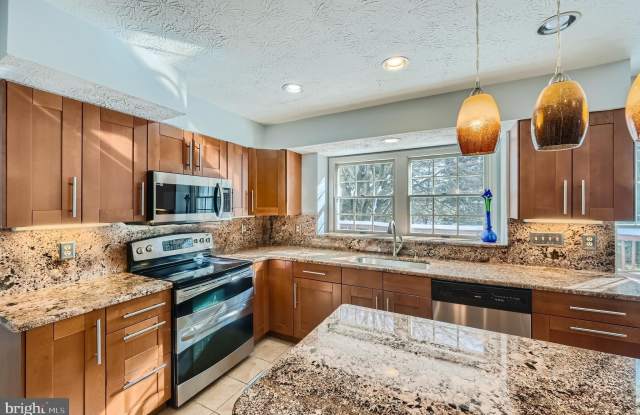 8 SAPPHIRE HILL Court Gallery 1