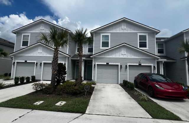 Beautiful 2024-Built 3-Bedroom Townhome with Pond View & Garage! Gallery 3