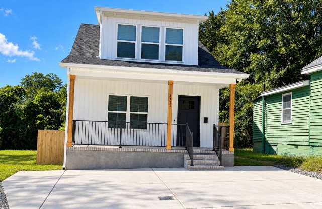NOW PRE-LEASING FOR THE 2027–2028 SCHOOL YEAR!  NEW CONSTRUCTION SINGLE-FAMILY HOME | 4 BEDROOMS | 4.5 BATHROOMS | PRIVATE BATHROOM FOR EVERY BEDROOM Gallery 1