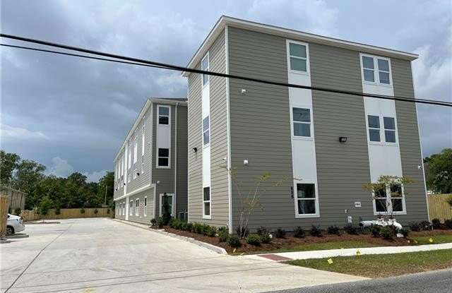 686 CENTRAL Avenue photos photos
