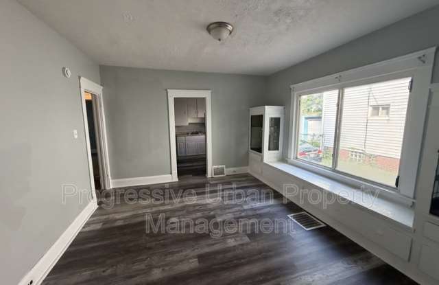 13709 Rugby Road - Downstairs Gallery 4