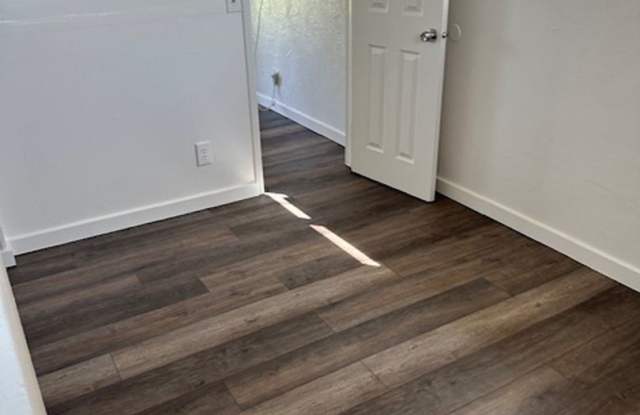 4445 Circle Place #2 Gallery 4