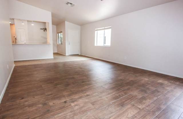 Highlands Ranch 3 bedroom 2 bathroom Gallery 3