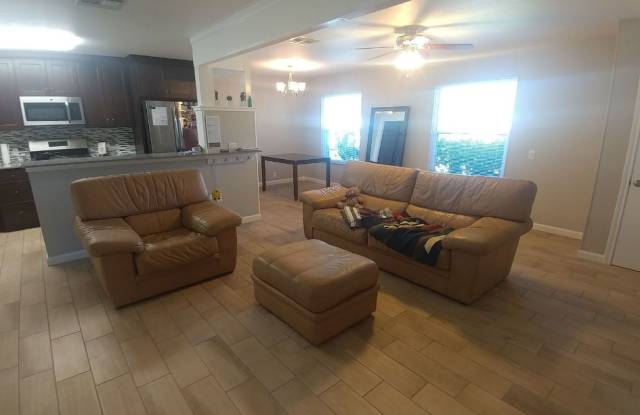 4818 Cambray Dr Gallery 3