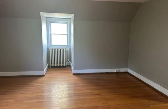 1301 Pickett Street Gallery 1