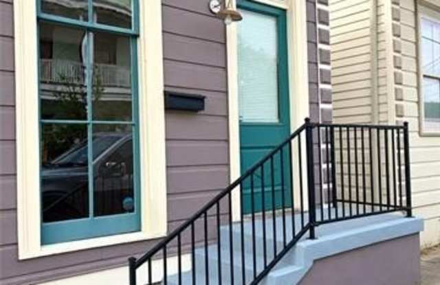 1220 BARTHOLOMEW Street Gallery 2