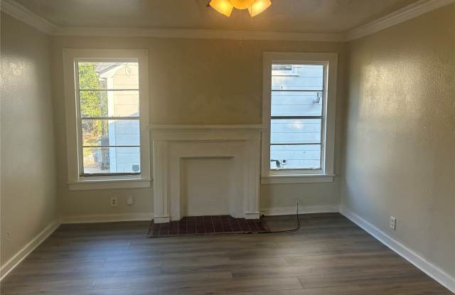 2500 Broadway Drive Gallery 4