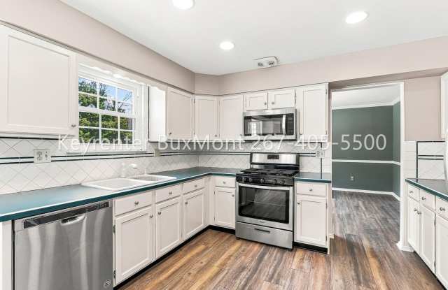 Spacious 4-Bedroom Home with Pool in Horsham photos photos