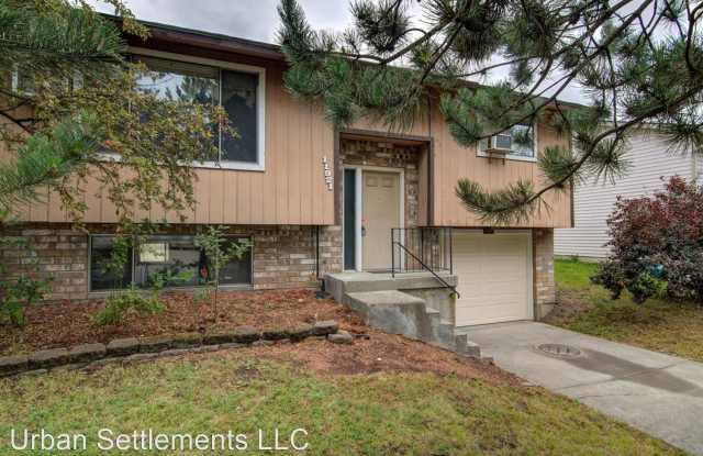 11921 E Railroad Cr Gallery 2