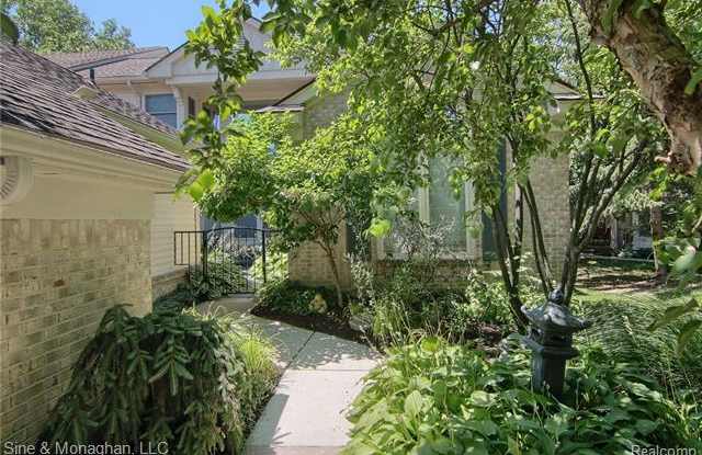 7276 SIMSBURY Drive - 7276 Simsbury Drive, Oakland County, MI 48322