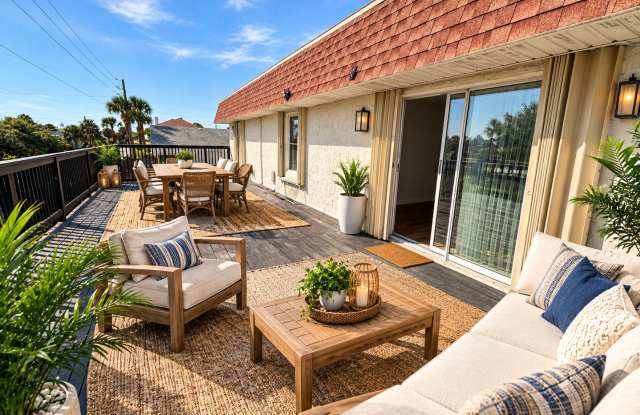 2nd Story 2 BR / 1 BA Condo Only 3 Blocks From Jax Beach! Private Balcony! Gallery 1