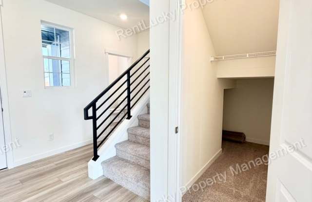 BRAND NEW 4 Bedroom House in Bonney Lake! Private Backyard and Large Layout! Gallery 4