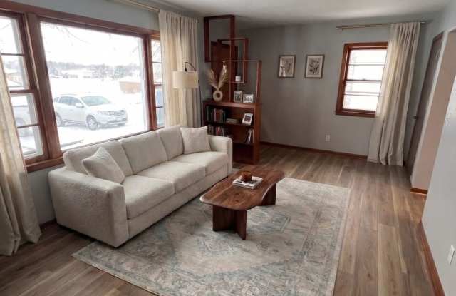 3-Bedroom Ranch House for Rent! SHOWINGS STARTING 9/9/26 Gallery 1
