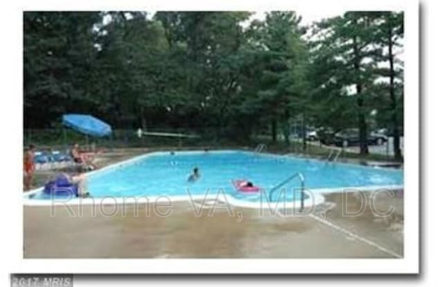 3220 S 28th St - 3220 28th Street South, Alexandria, VA 22302
