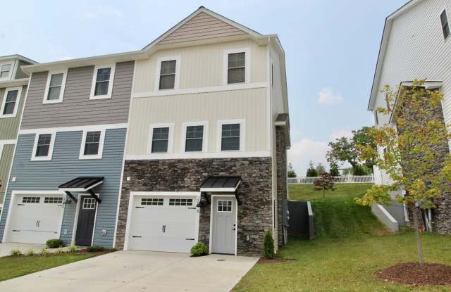 Large 3 level large end unit townhome with a garage! Located right by Sentara and near JMU and downtown! photos photos