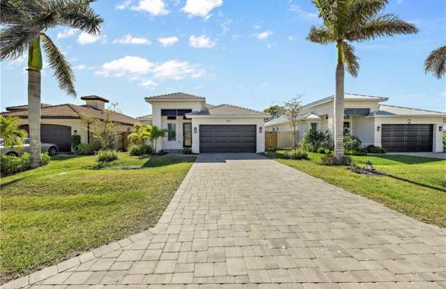 674 101st AVE N - 674 101st Avenue North, Naples Park, FL 34108