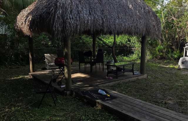 1123 NW 3rd Avenue photos photos