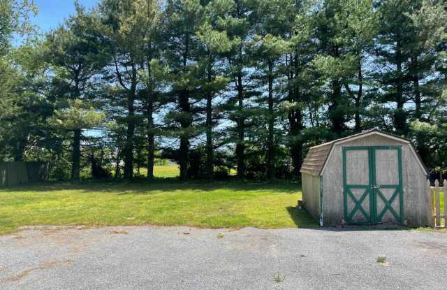 Spacious Four-Bedroom Home on a Quiet Street In Milton. Gallery 4