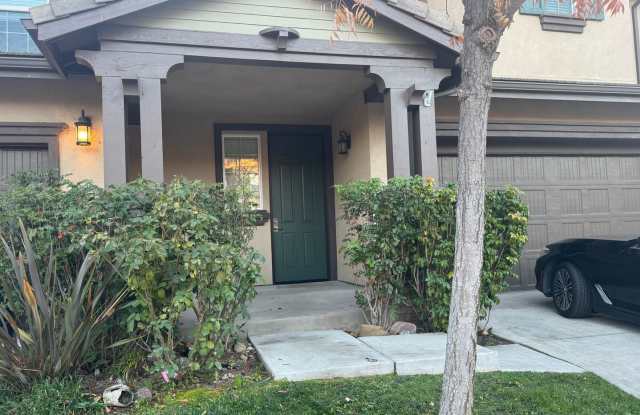 3 Bedroom, 2.5 Bathroom Condominium in Dove Creek Atascadero - 11809 Cumbre Court, Atascadero, CA 93422