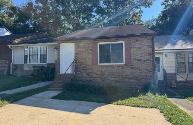 Great Location! Updated Townhouse Conveniently Located To Downtown  Tom Brown Park! - 110 Boardwalk Lane, Tallahassee, FL 32301