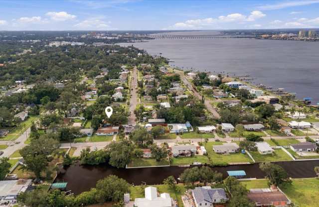 Freshly Remodeled 4BR/ 3BA Home with Private Basin Gallery 4