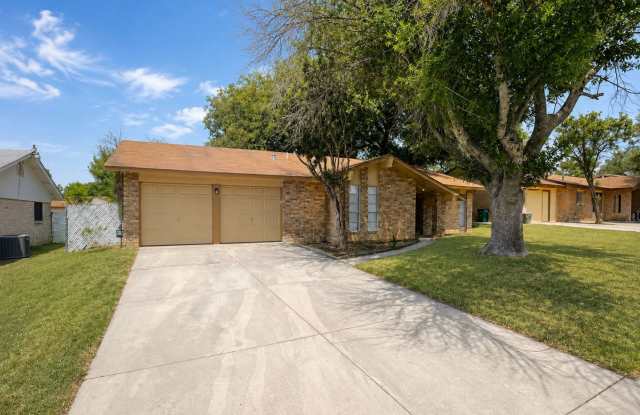 Spacious single-story rental offering 3 bedrooms, 2 full baths and approximately 1,405 square feet - Conveniently located near Loop 410, I-35, Wurzbach Parkway, shopping, dining, San Antonio International Airport and Fort Sam Houston. photos photos