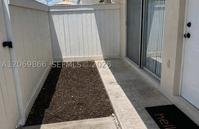 4500 SW 68th Ct Cir Gallery 3