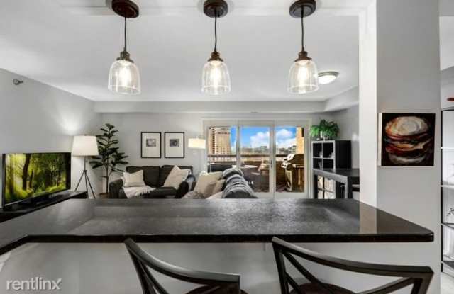 110 1st Ave NE Unit F1602 Gallery 3
