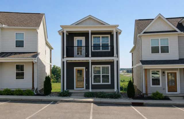 One Month Free! | 3-Bedroom Highbury Townhome with Pool and Pickleball Court photos photos One Month Free! | 3-Bedroom Highbury Townhome with Pool and Pickleball Court photos photos