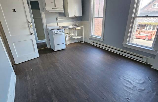 Upper studio ALL UTILITIES INCLUDED - 227 West 18th Street, Erie, PA 16502