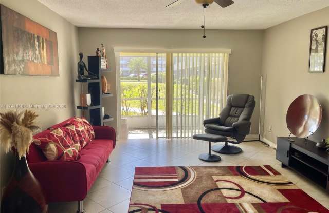 4700 Washington St - 4700 Washington Street, Hollywood, FL 33021