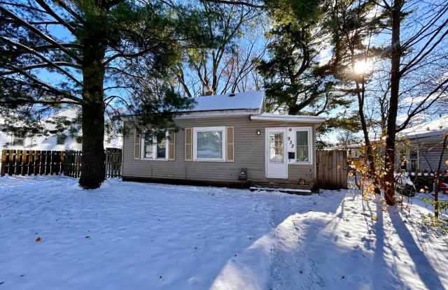 Three Bedroom Single Family Home - Southeast Grand Rapids - 932 Griggs Street Southeast, Grand Rapids, MI 49507
