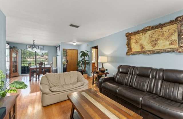 1341 South Ridge Lake Circle Gallery 3