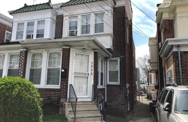 1225 MAGNOLIA AVENUE Gallery 2