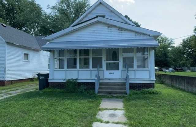 2 Bedroom House - North/West Neighborhood - 1507 Belmont Avenue, Toledo, OH 43607