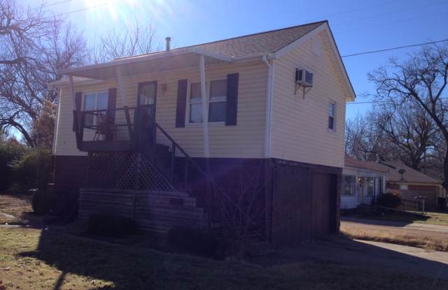 727 1/2 N Ash - 727 1/2 N Ash St, Pauls Valley, OK 73075